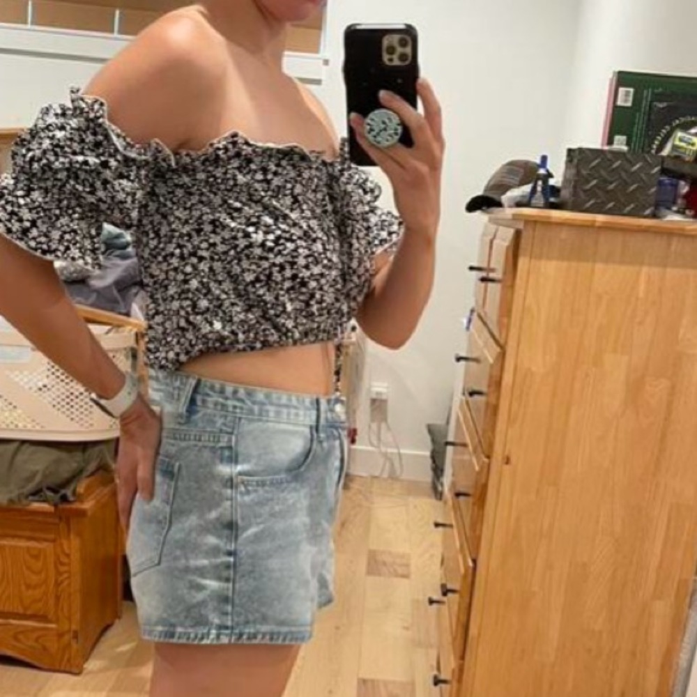 SHEIN VCAY Ditsy Floral Print Off Shoulder Frill Trim Tie Front Crop Blouse L - Picture 2 of 16